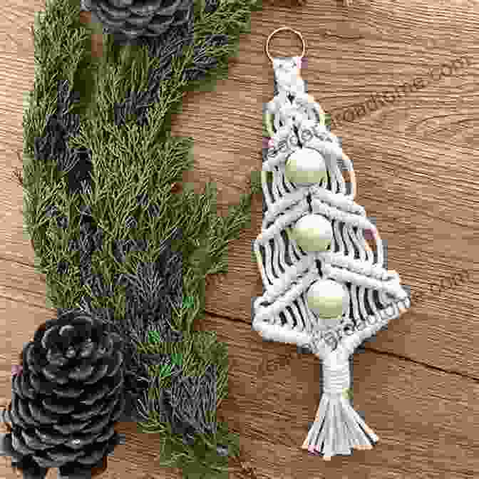 Square Knot Awesome DIY Christmas Macrames: Beautiful Macrame Christmas Patterns Tutorial To Make Your Home More Lovely