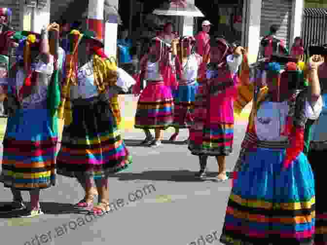 Vibrant Indigenous Costumes In Highland Ecuador Costume And History In Highland Ecuador (Joe R And Teresa Lozano Long In Latin American And Latino Art And Culture)